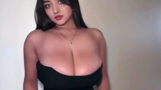 Beautiful angel Aanya Advani shows off her big breasts!!!