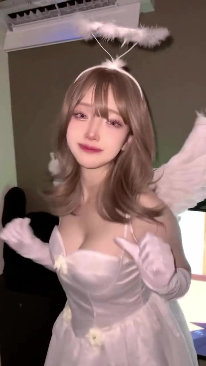 Alalten exposed new porn video showing off her big tits!!!