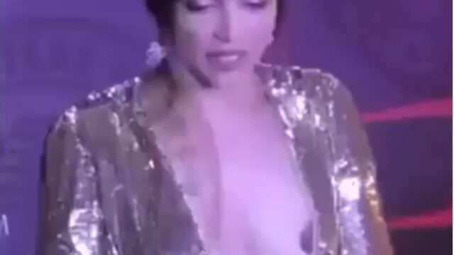 Deepika Padukone Nipple Incident – Full Video