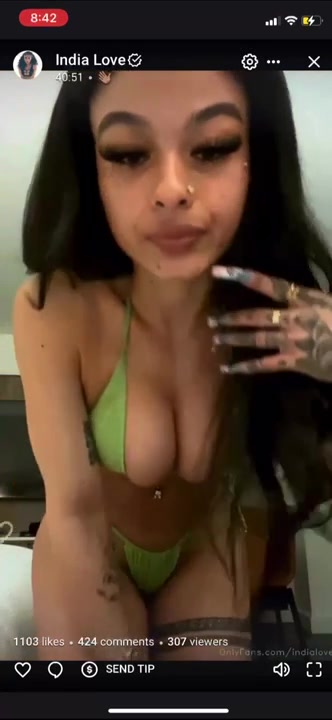 India Love Nude Showing Off Her Big Boobs In Live Stream