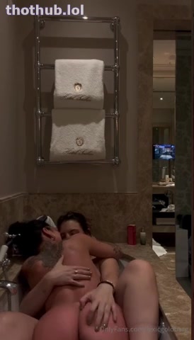 Lexi Cayla Aka Lexicgoldberg Lesbian Sex In Bathtub