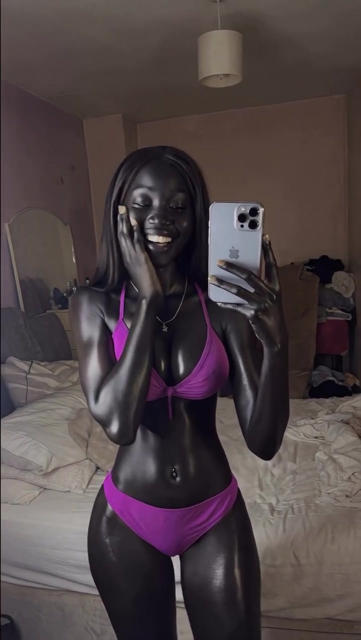 Ayannasoblack – Nude Showing Off Her Perfect Body