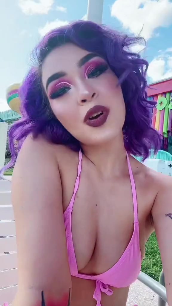 MaryRoseLiven Onlyfans Showing Off Her Huge Breasts